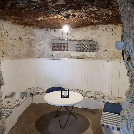 Casa Con Cuevita טרור